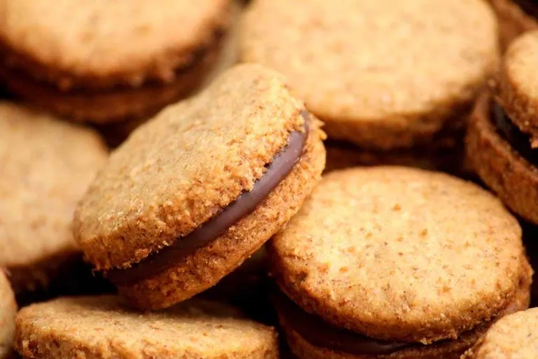 Biscoito Integral Recheado Chocolate Mel E Pimenta