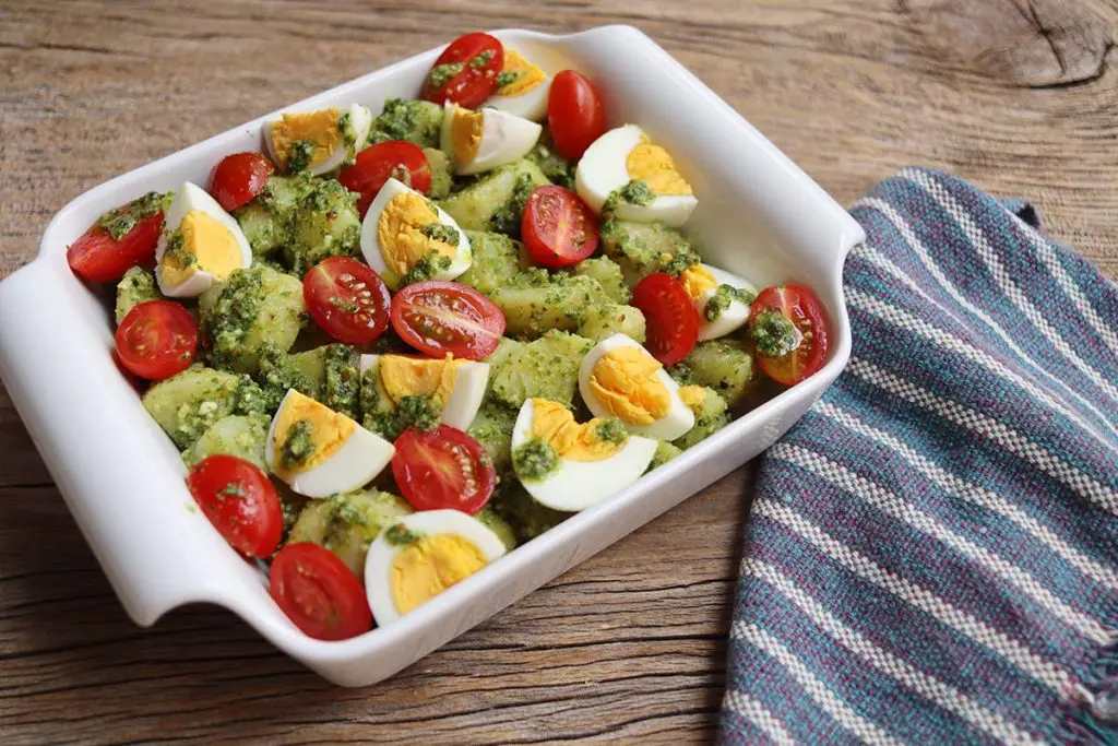 Salada De Batata E Ovos Pesto E Tomate Cereja Mel E Pimenta