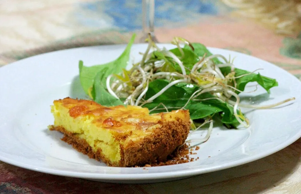 Quiche de mandioquinha e iogurte