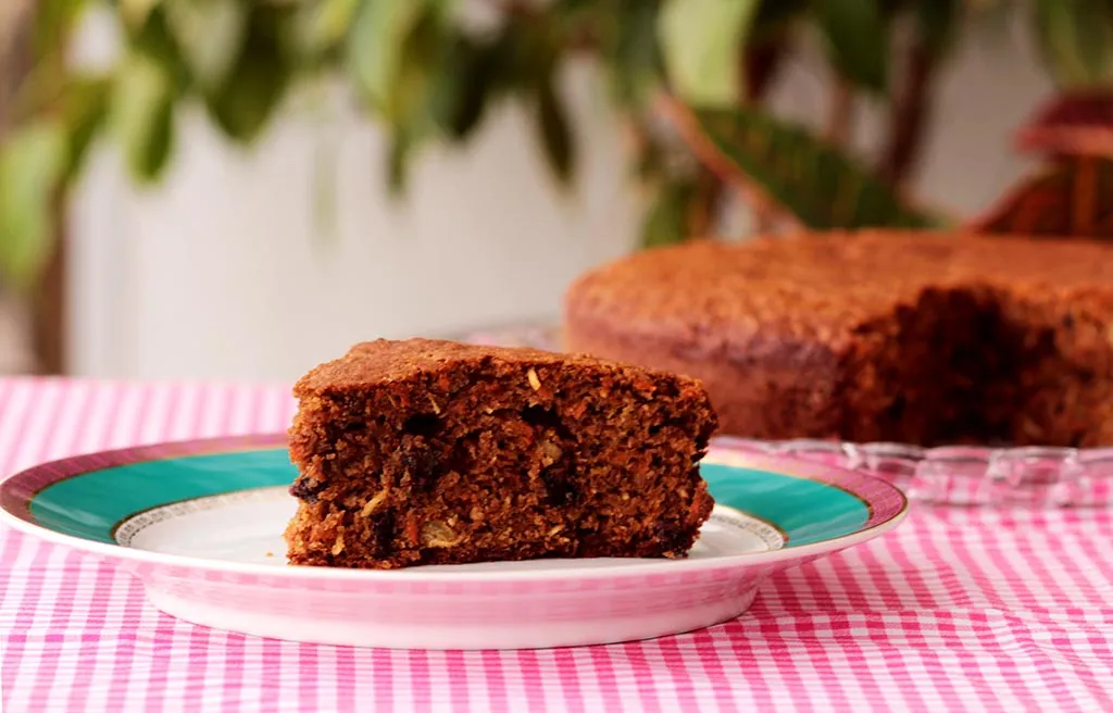 Bolo integral de cenoura e coco fácil