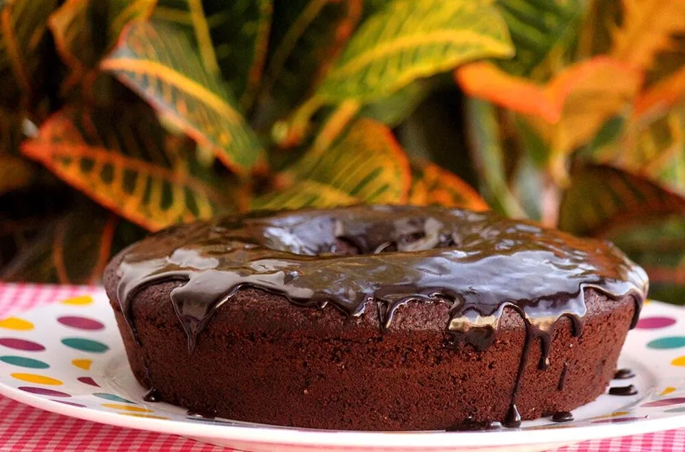Bolo de chocolate integral fofo e delicioso