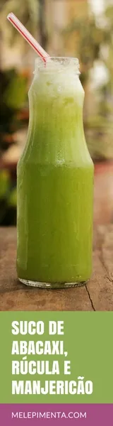 Suco de abacaxi rucula e manjericao