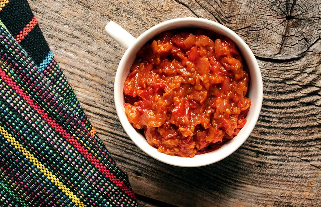 Chutney de tomate-cereja e gengibre