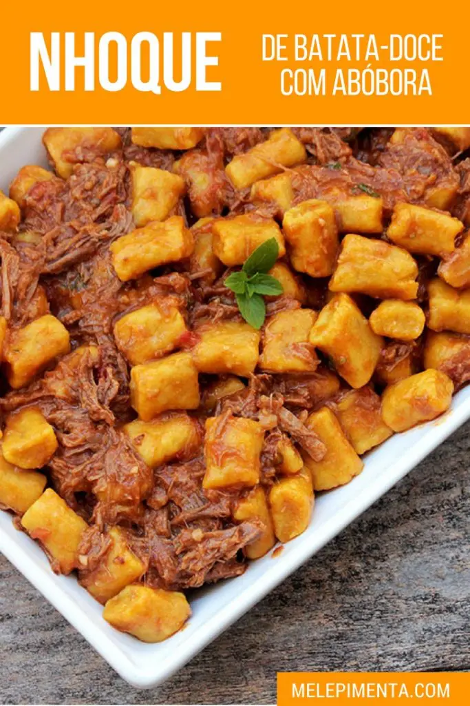 Nhoque de batata-doce com abóbora - Uma receita deliciosa e saudável para você preparar em casa. Escolha o seu molho preferido para servir com esse nhoque colorido e muito nutritivo.