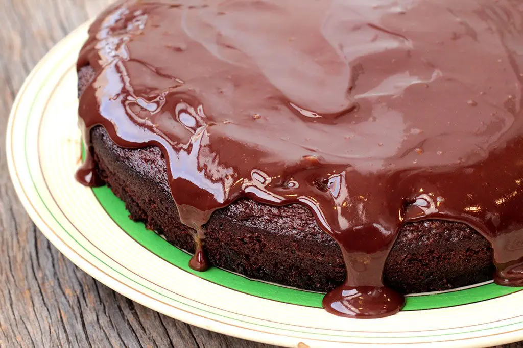 Bolo de chocolate rápido e fofo