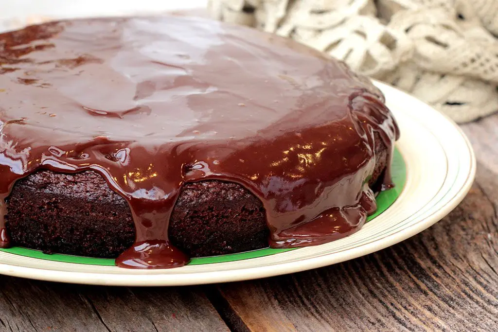 Bolo de chocolate rápido e fofo