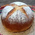 Pão caseiro de leite de coco com açafrão