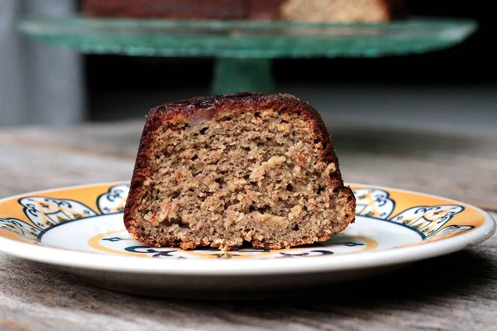 Bolo de banana com farinha integral e aveia