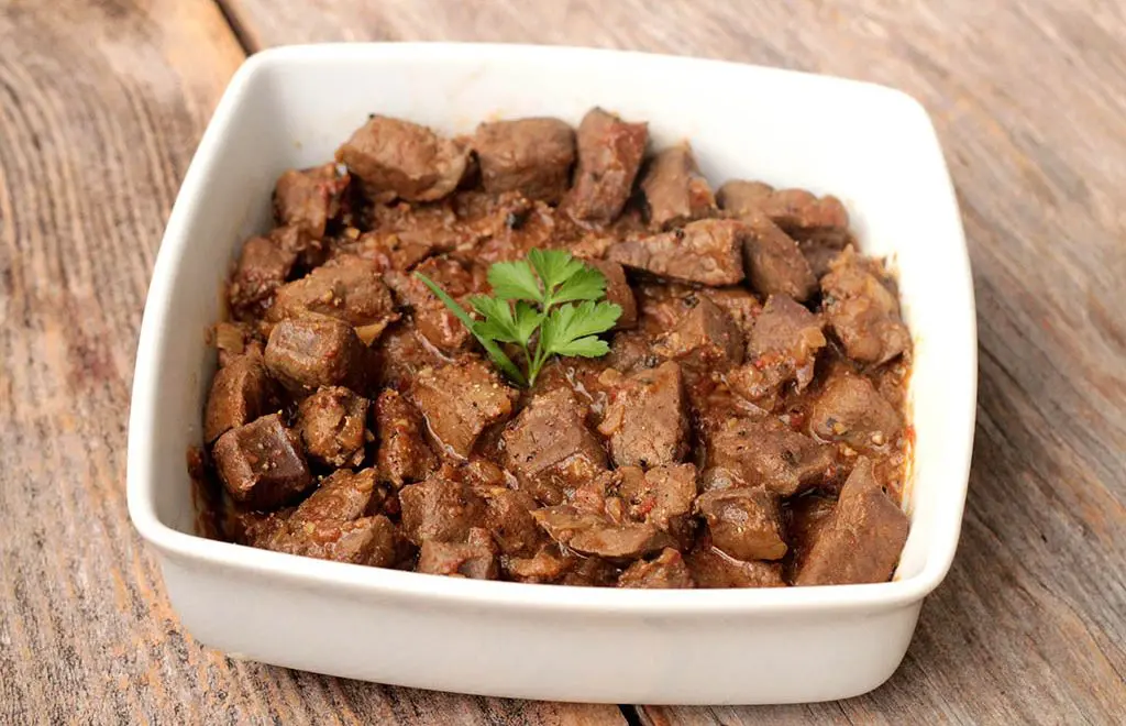 Fígado de boi ao molho de vinho branco – Receita fácil