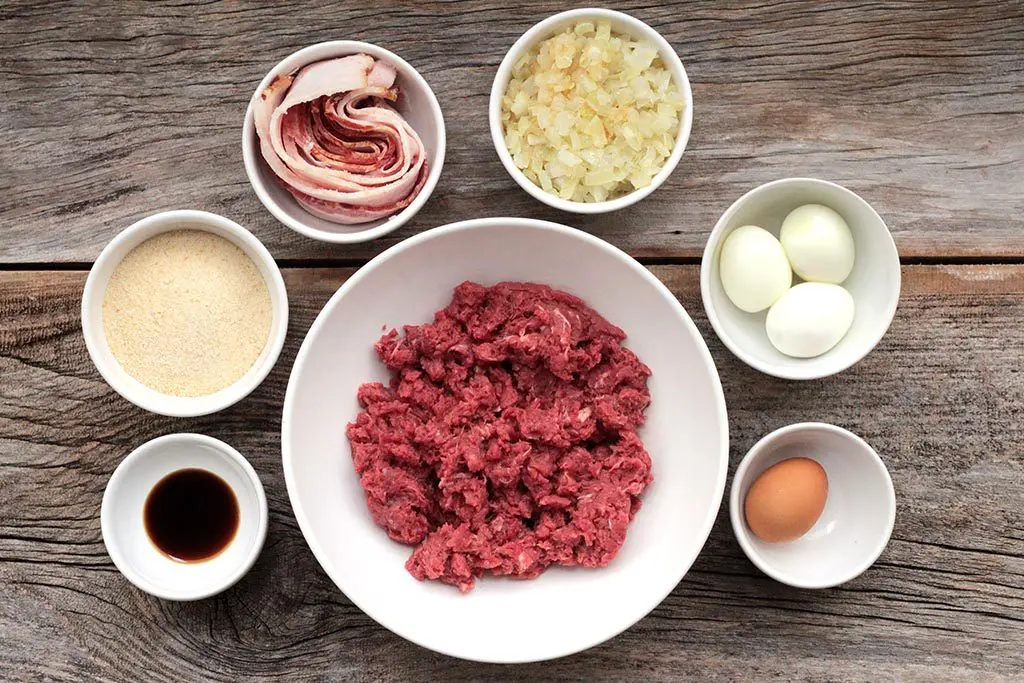 Bolo de carne recheado com ovos Baixa 2