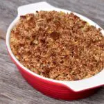 Purê de batatas com farofa crocante
