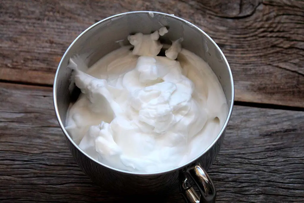 Sorvete de chocolate com aquafaba