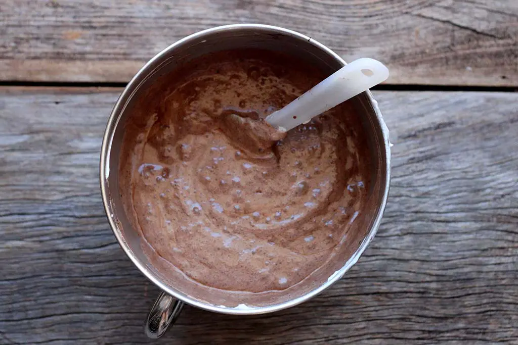 Sorvete de chocolate com aquafaba