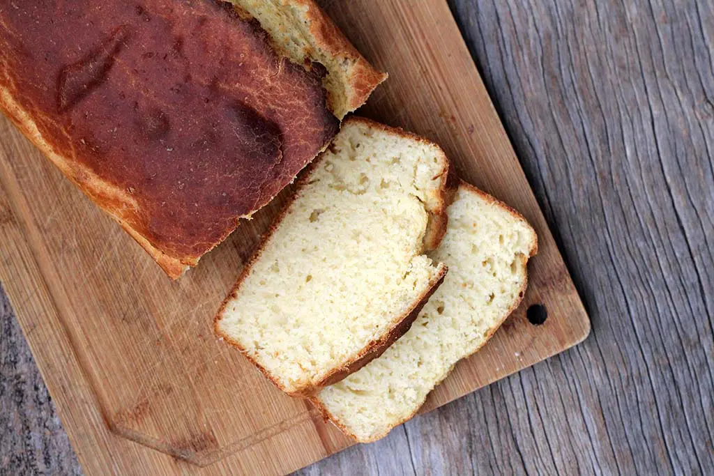 Receita fácil de um pãozinho de milho, não precisa sovar 