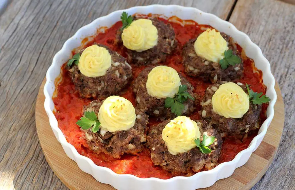 Almôndegas com purê de batatas – Kofta Hassan Pasha