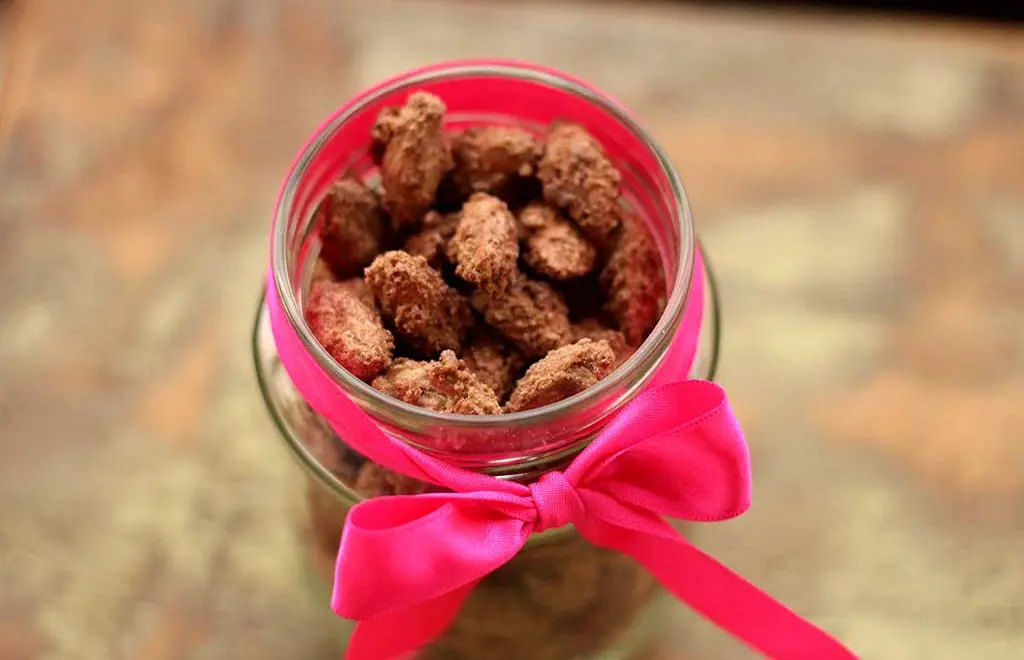 Nozes carameladas com açúcar mascavo e canela