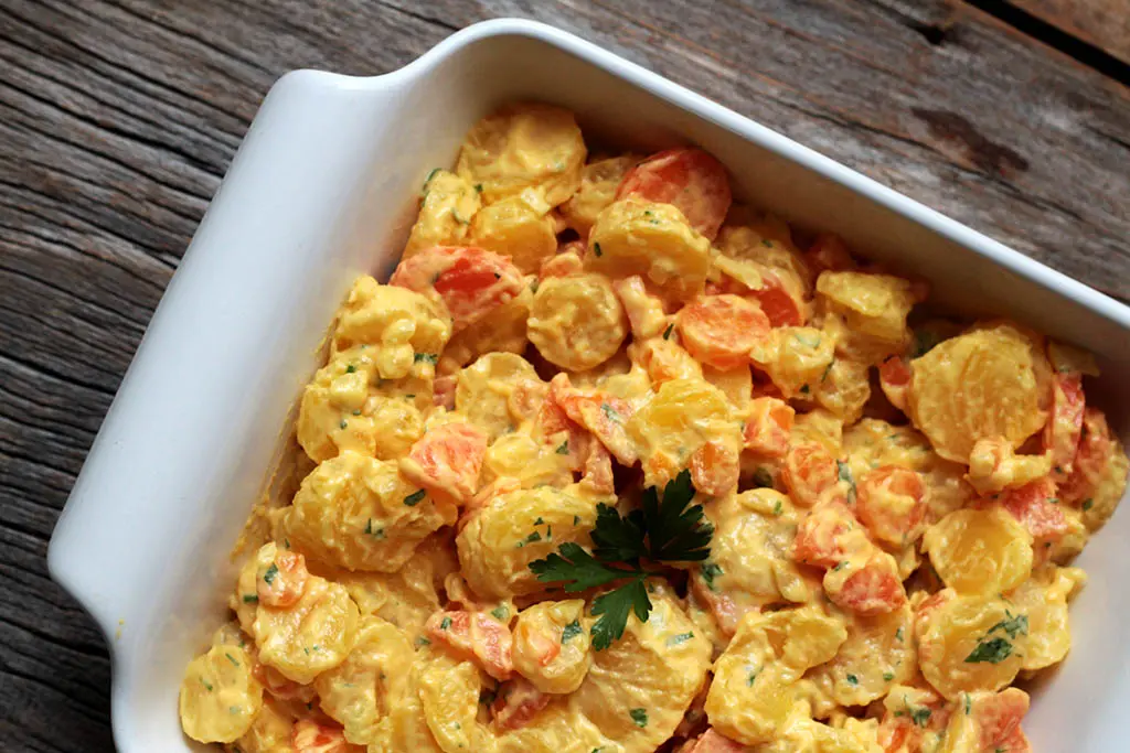 Salada de maionese com mandioquinha e cenoura