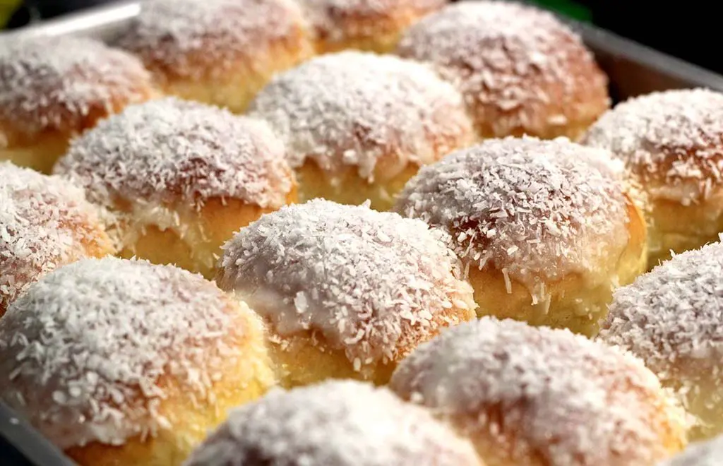 Pão doce de coco e creme – Fofinho e delicioso