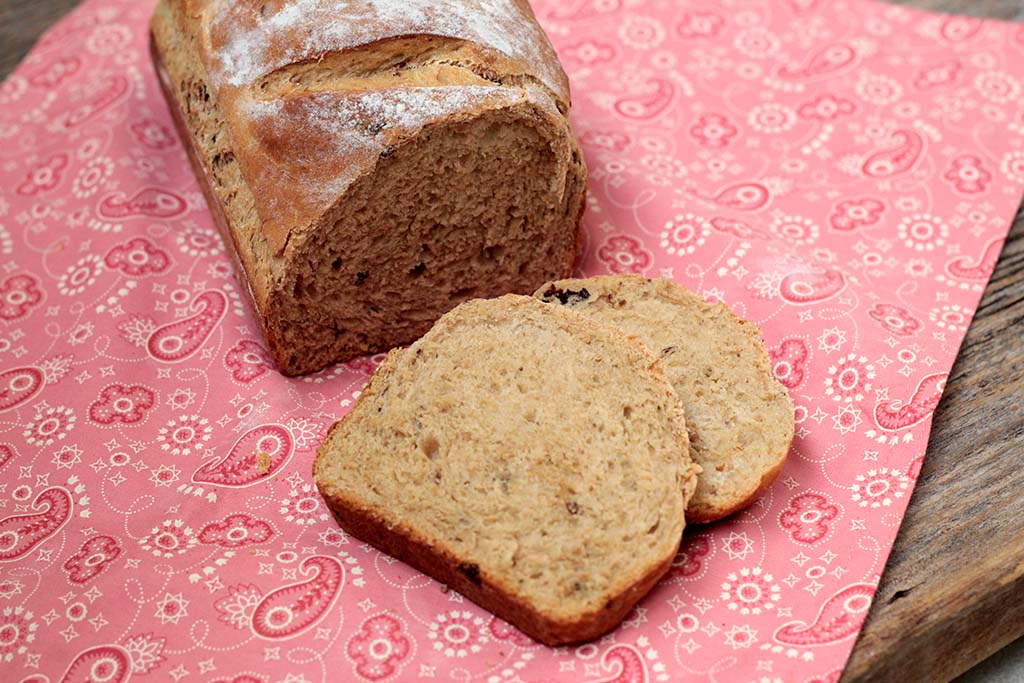 Receita de pão caseiro de ameixa seca com iogurte