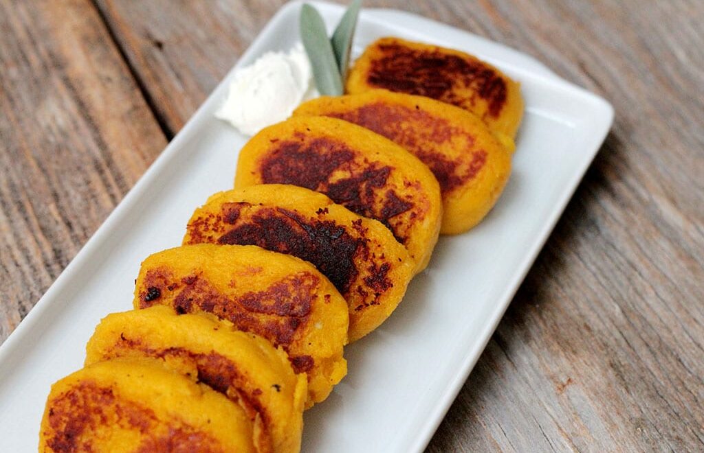 Bolinhos de abóbora com batata-doce grelhados