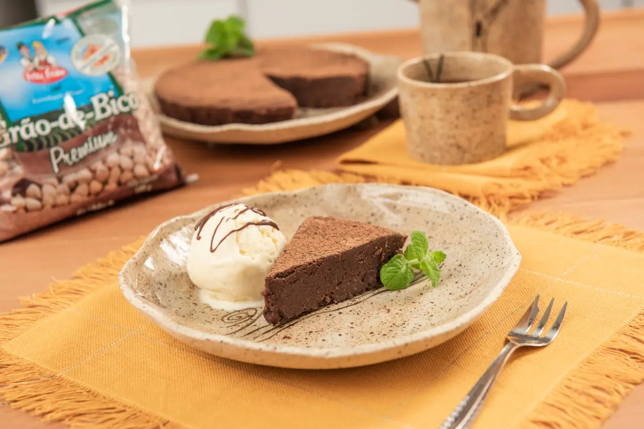 Torta de chocolate com grão-de-bico