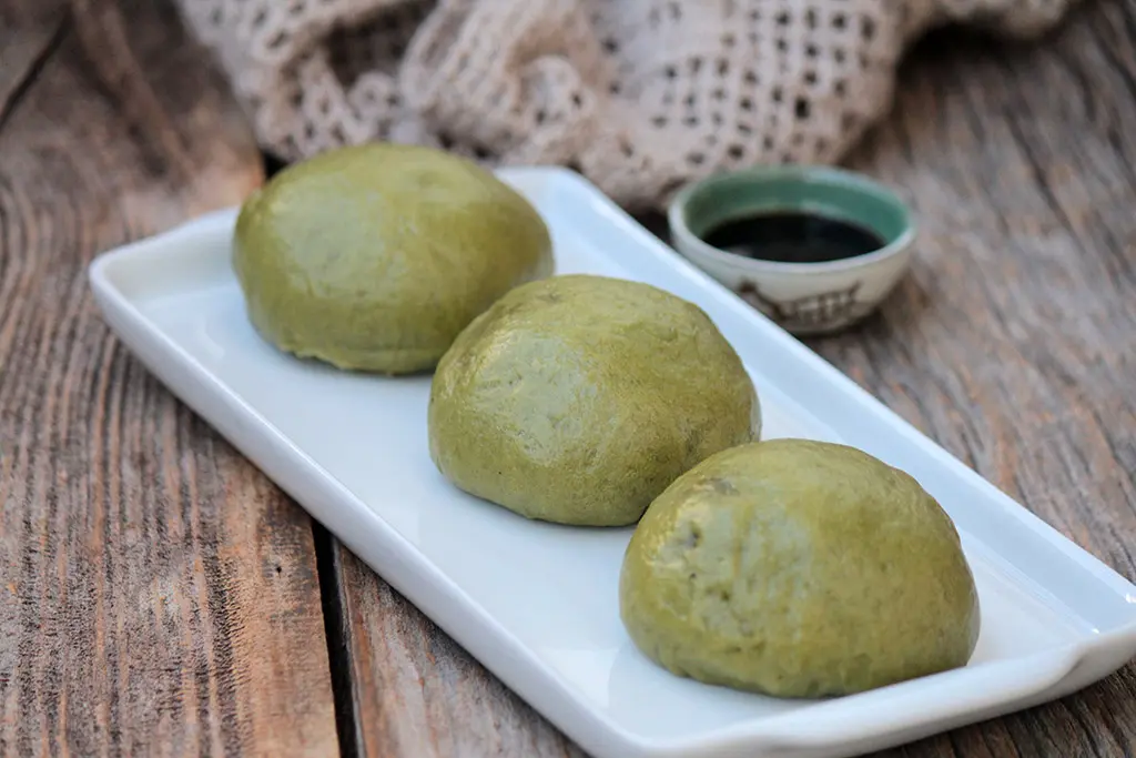 Pãezinhos de espinafre no vapor