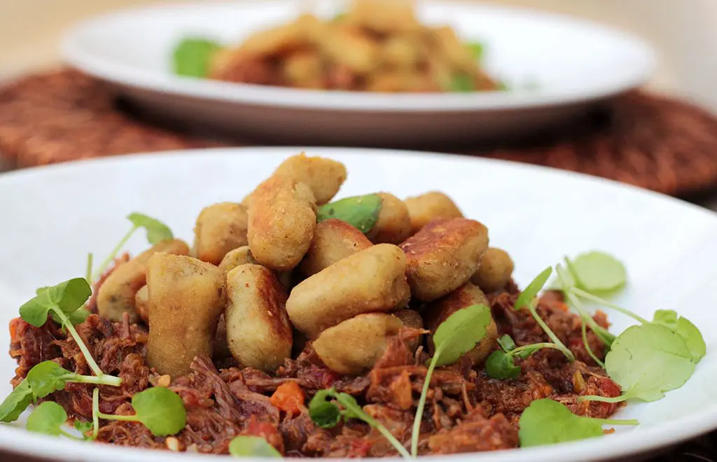Nhoque de batata-doce com ragu de ossobuco