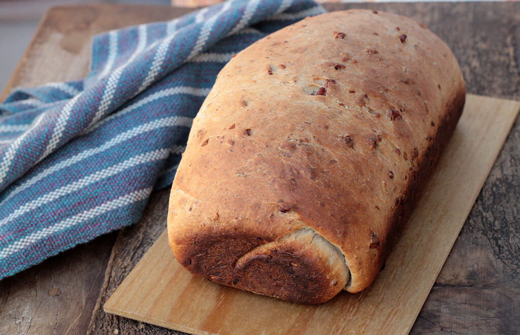 Receita de pão de cebola com nozes e ricota