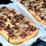 Pizza de cebola caramelizada – Faça em casa