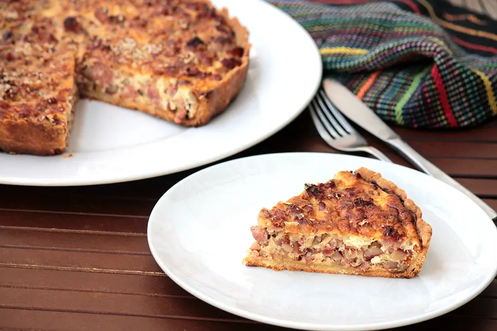 Quiche de linguiça com pinhão