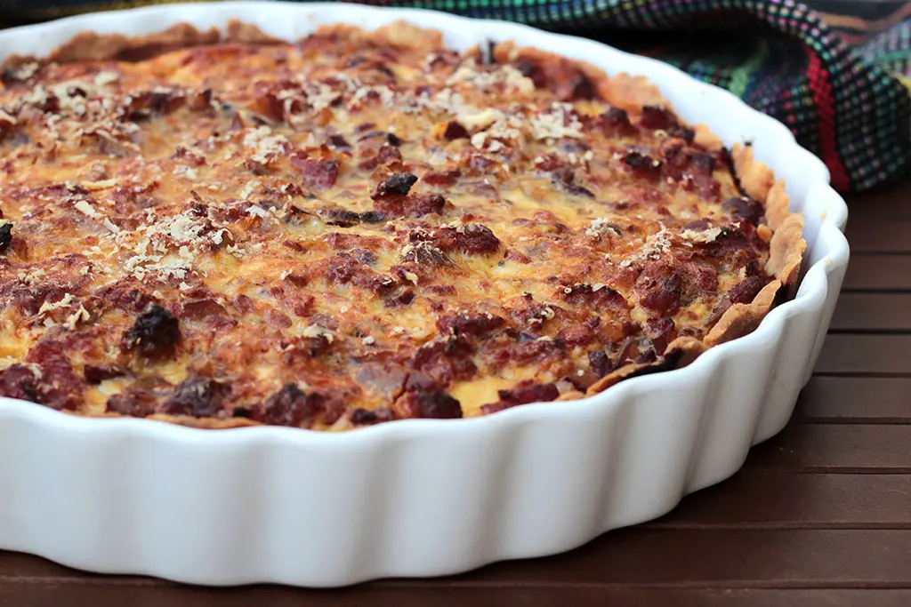 Quiche de linguiça com pinhão