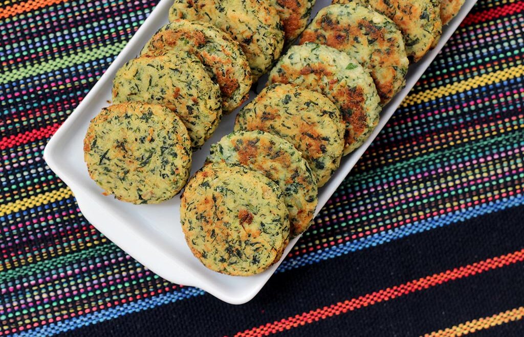 Bolinhos de frango com batata e espinafre