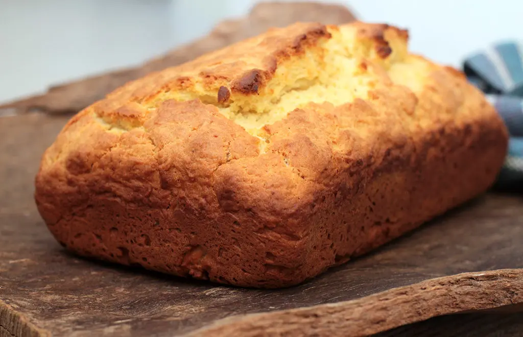 Pão rápido e amanteigado – Feito com fermento de bolo