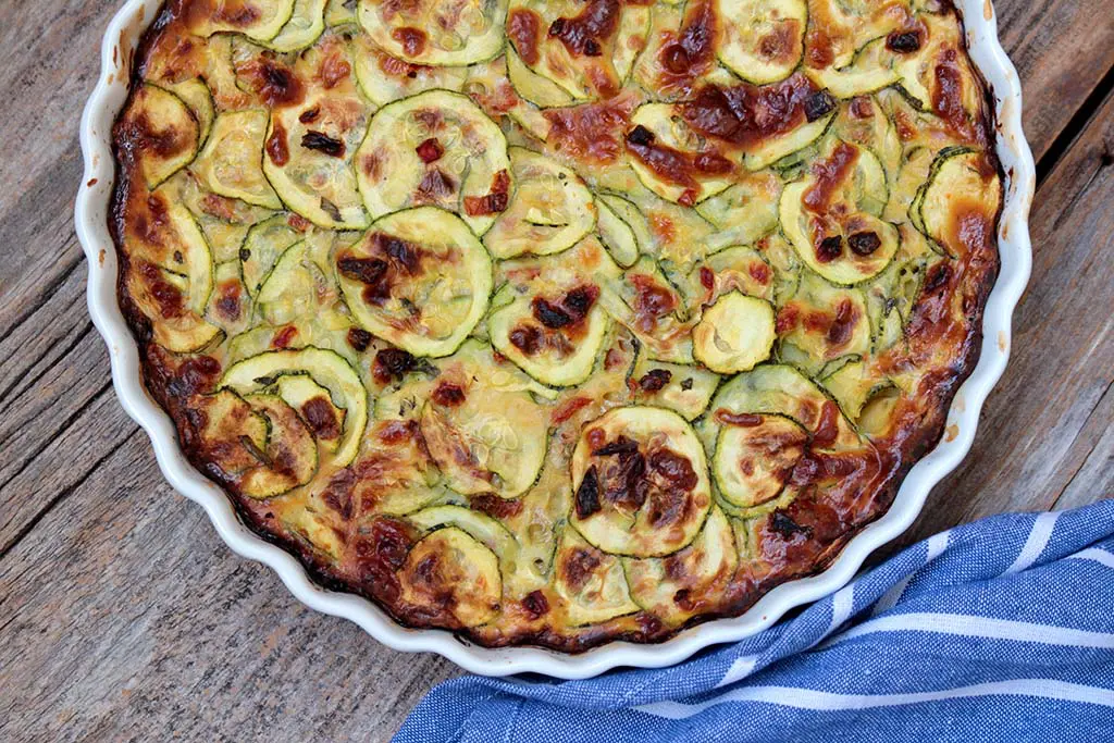 Torta de abobrinha e tomates secos