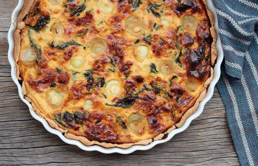 Quiche de espinafre com tomates-secos