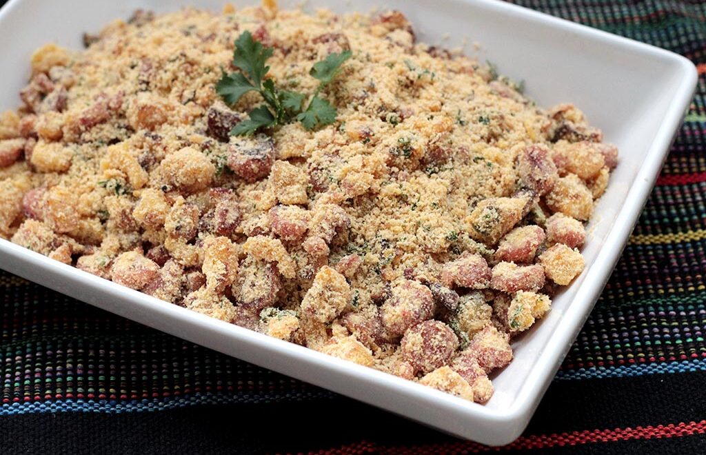Farofa de linguiça com banana | Uma receita deliciosa