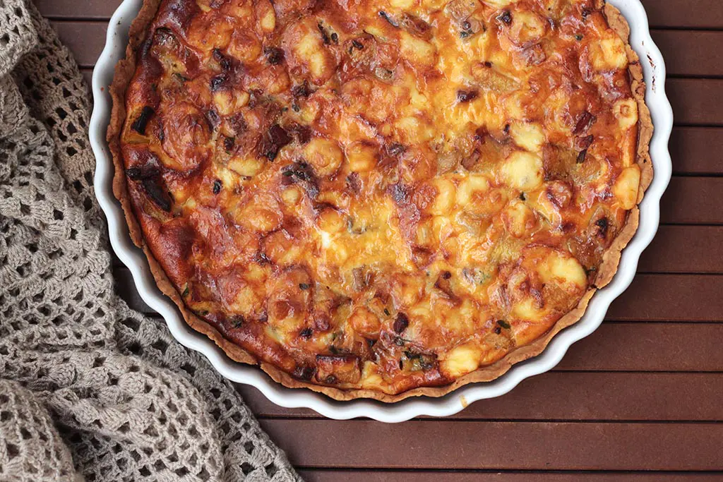 Quiche de banana-da-terra e bacon