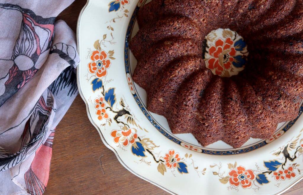Bolo de banana sem farinha | Com nozes, frutas e aveia