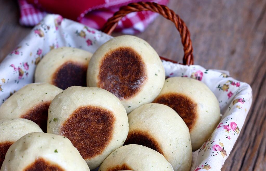 Pão de alho e ervas – Assado na frigideira