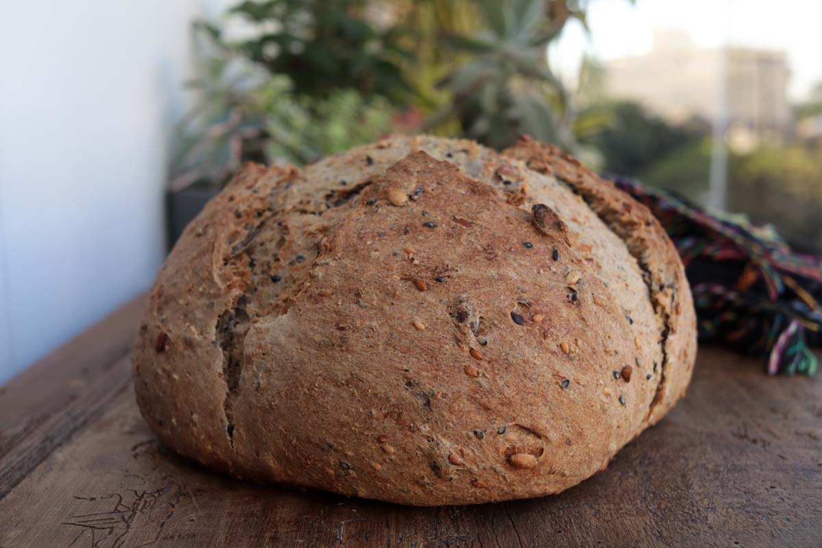 Como fazer pão multigrãos caseiro
