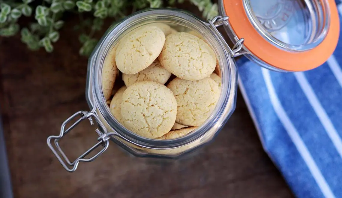 Biscoitinhos de polvilho com fubá – Sem glúten