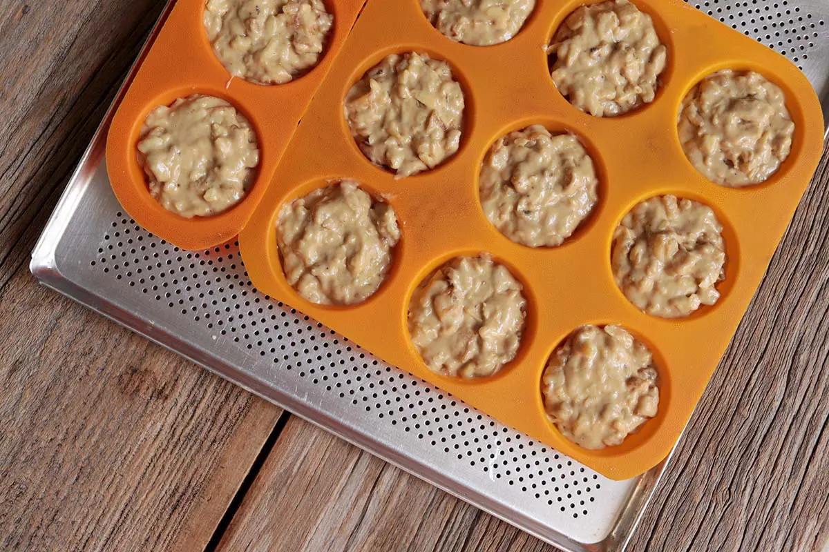 Muffin salgado de maçã com queijo