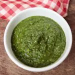 Molho pesto de salsinha – Cheio de cor e sabor