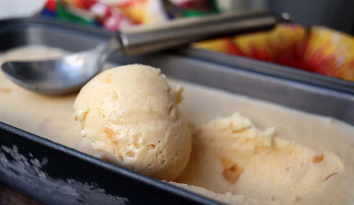 Sorvete caseiro de pêssego com iogurte – Fácil e cremoso