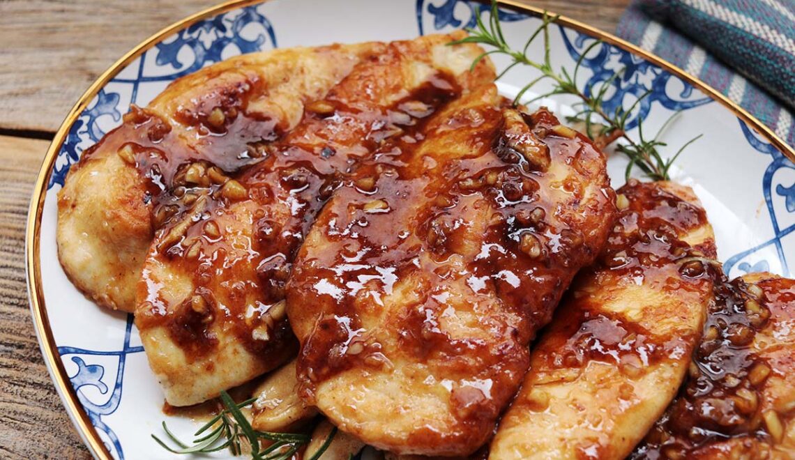 Filé de frango com molho de mel e alho