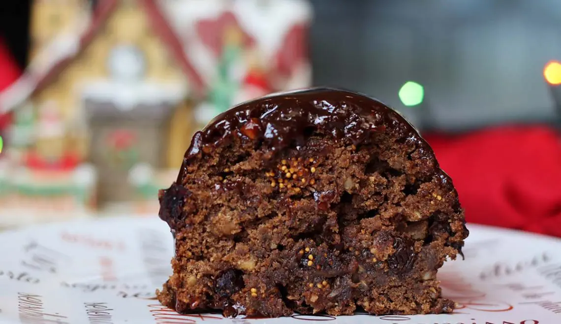 Bolo de Natal com Frutas Secas, Chocolate e Nozes: Receita Fácil e Deliciosa