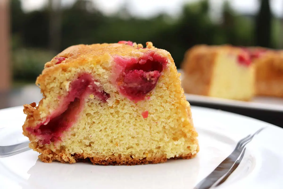 bolo de ameixa vermelha