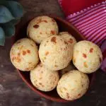 Receita de Pão de Queijo Tradicional Mineiro: Fácil e Deliciosa