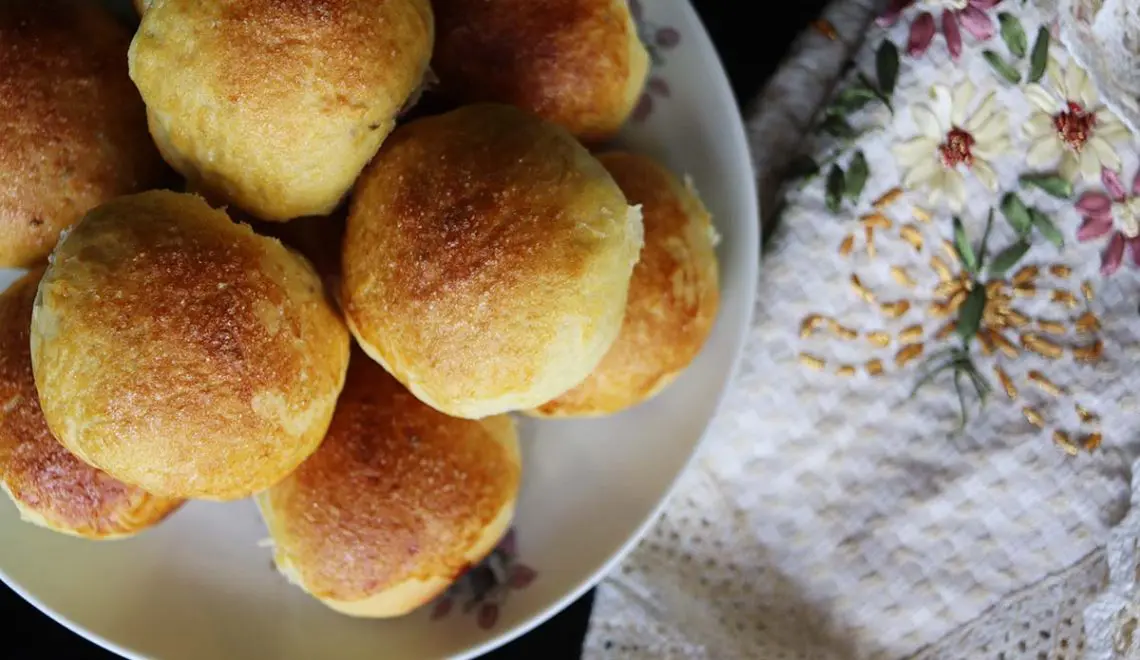 Pão doce de laranja com erva-doce