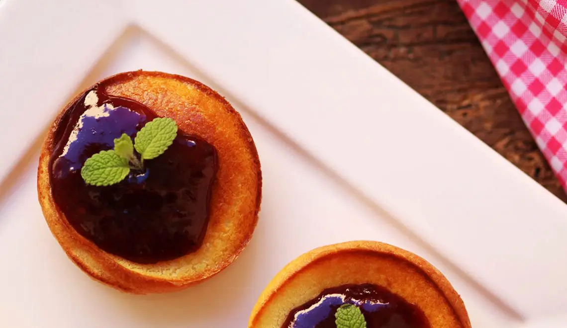 Mini panquecas holandesas com geleia | Assadas